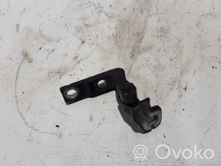 Volvo V40 Cerniera inferiore della portiera anteriore 31352081