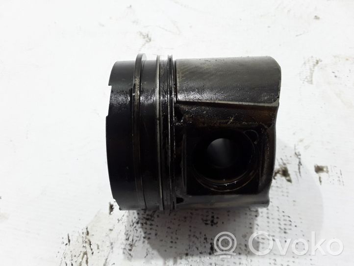 Renault Vel Satis Piston with connecting rod 7701474970