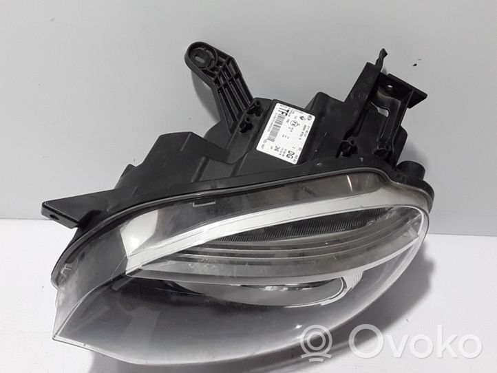 Renault Twingo III Lampa przednia 260608792R