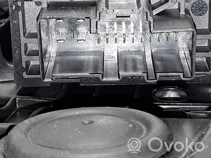 Volvo XC40 Meccanismo di sollevamento del finestrino posteriore senza motorino 30747106