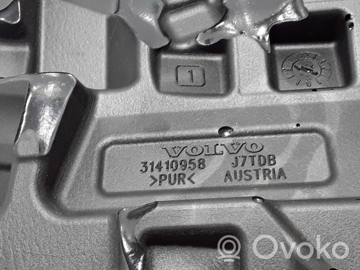 Volvo XC40 Engine cover (trim) 31410958