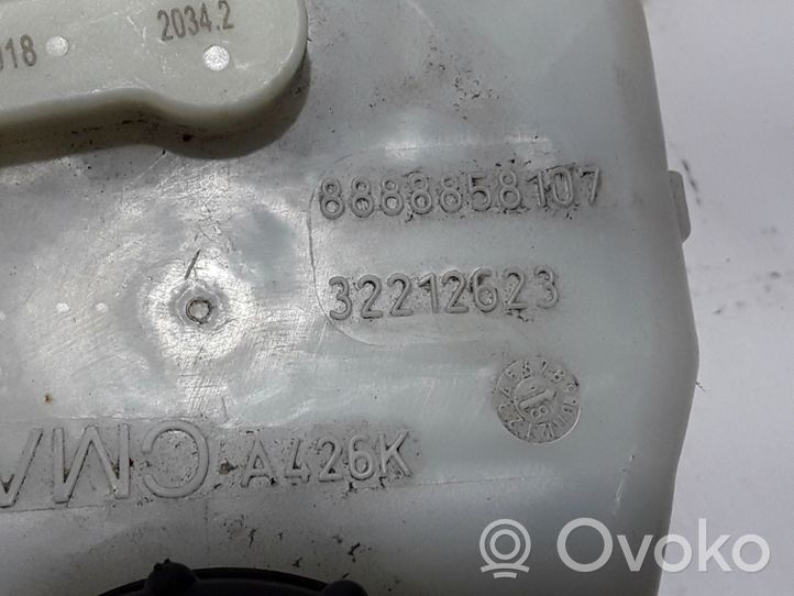 Volvo XC40 Brake fluid reservoir 