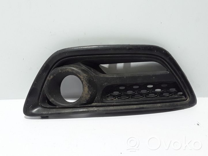 Renault Captur Kratka dolna zderzaka przedniego 620752406R