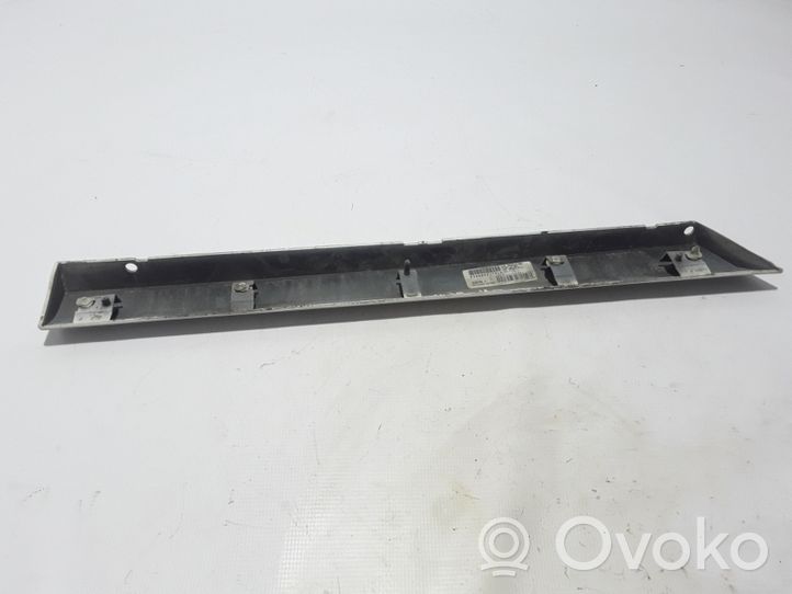 Volvo V70 Rivestimento portiera posteriore (modanatura) 30664187