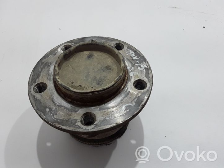 Opel Movano B Rear wheel hub 432100013R