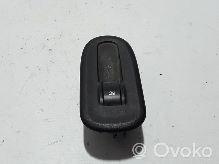 Opel Movano B Interruttore di controllo dell’alzacristalli elettrico 8200548968