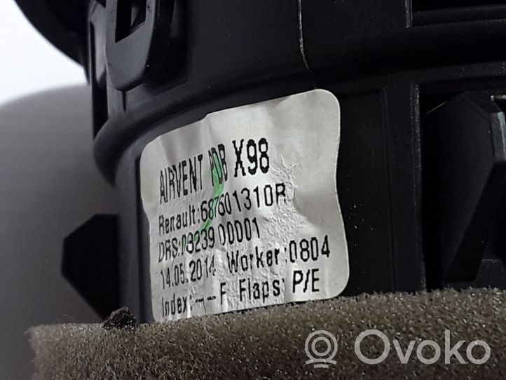 Renault Clio IV Dysze / Kratki środkowego nawiewu deski rozdzielczej 687601310R