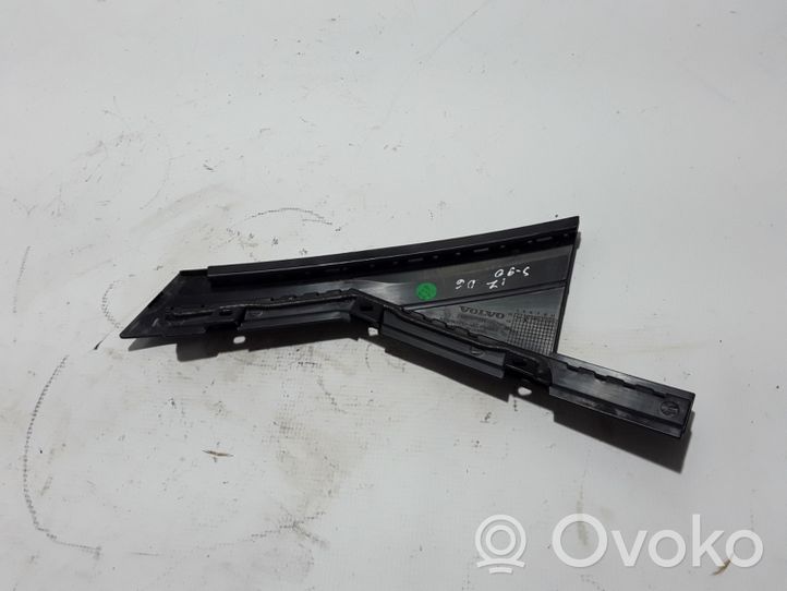 Volvo S90, V90 Takaoven lista (muoto) 31391303