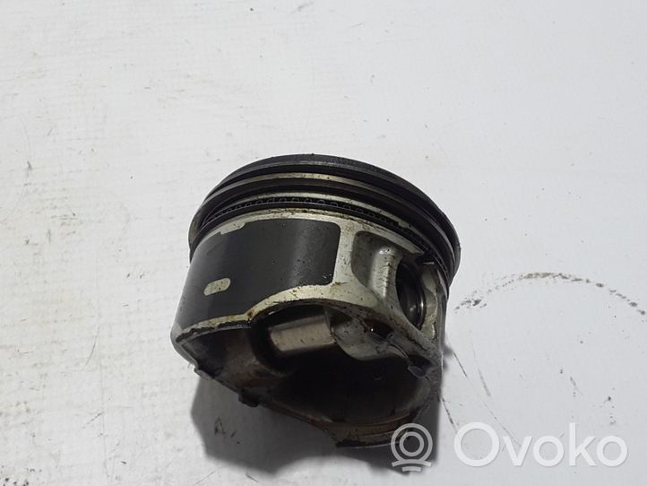 Renault Clio III Piston avec bielle 7701476747