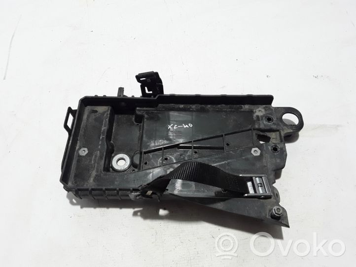 Volvo XC40 Staffa di montaggio della batteria 32219128