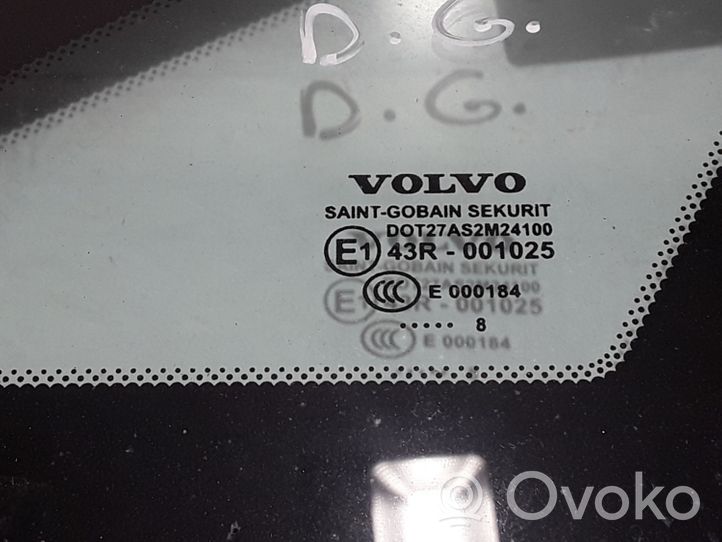 Volvo S40 Galinis šoninis kėbulo stiklas 8650441
