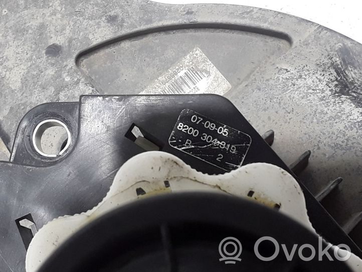 Renault Clio III Supporto di montaggio ruota di scorta 8200304319