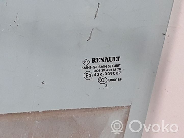 Renault Zoe Основное стекло передних дверей (двухдверного автомобиля) 803018685R