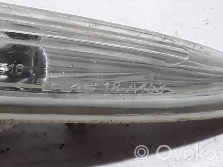 Chrysler Pacifica Front fender indicator light 18A453