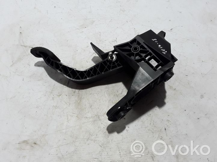 Renault Twingo III Pedale della frizione 465030341R