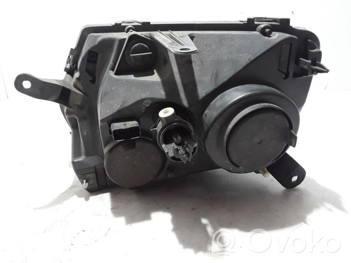 Dacia Duster Lampa przednia 260101891R