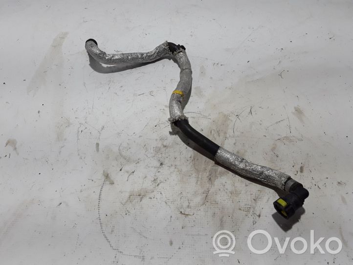 Volvo XC90 Tubo flessibile del liquido di raffreddamento del motore 32252375