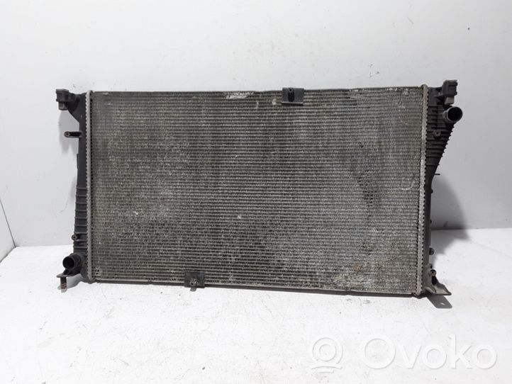 Opel Vivaro Coolant radiator 8200465488