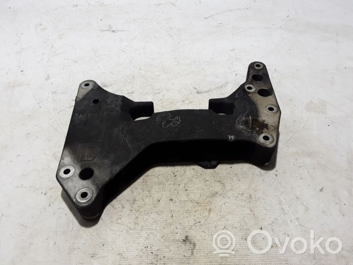 BMW 5 G30 G31 Supporto di montaggio scatola del cambio 6861580