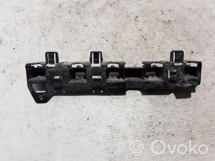 BMW 5 G30 G31 Supporto di montaggio del parafango 7387341