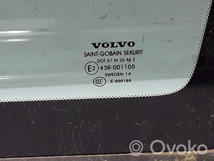 Volvo V70 Aizmugurējais virsbūves sānu stikls 30674856