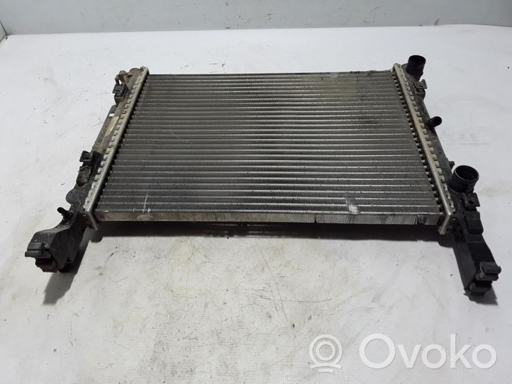 Renault Kangoo II Radiateur de refroidissement 8200418327