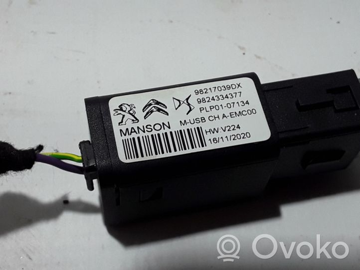 Peugeot 2008 II Connettore plug in USB 9824334377