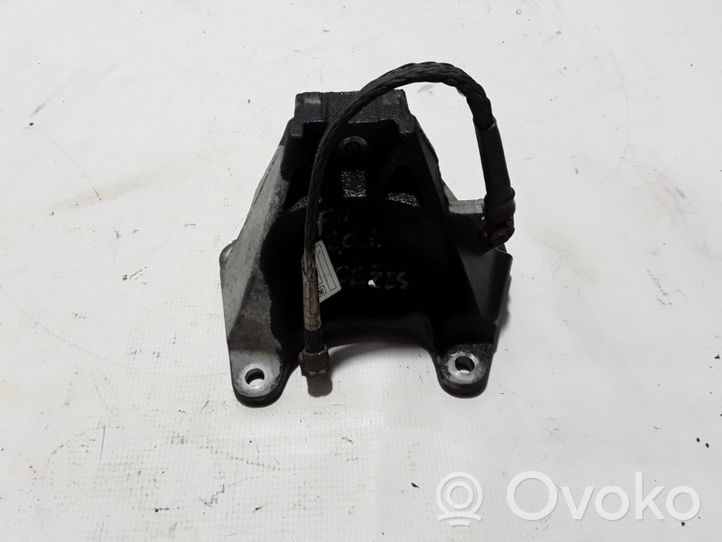 BMW 5 F10 F11 Pavarų dėžės tvirtinimo kronšteinas 6781235