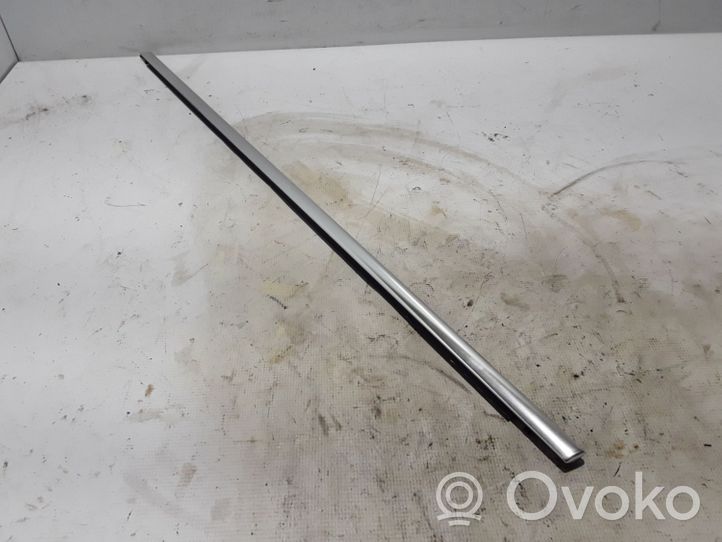 Volvo XC40 Rivestimento modanatura del vetro della portiera anteriore 32229818