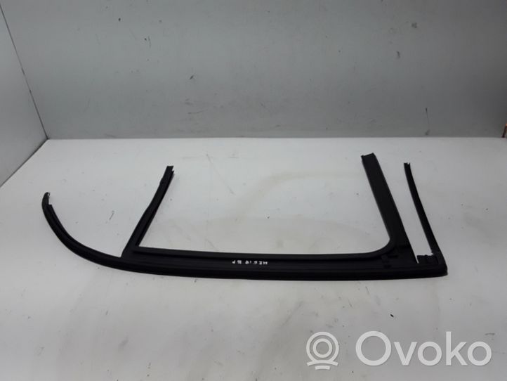 Renault Megane IV Takaoven kumitiiviste 823301405R