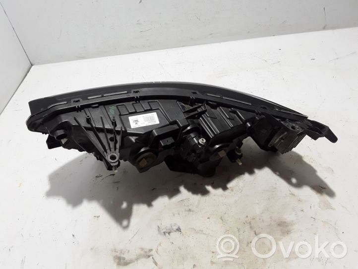 Renault Koleos II Phare frontale 260109289R