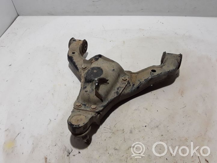 Mercedes-Benz Sprinter W907 W910 Braccio di controllo sospensione anteriore inferiore/braccio oscillante A9063304107