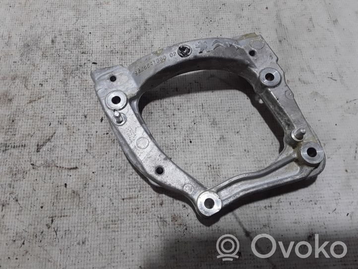 Peugeot 208 Soporte de montaje del compresor de A/C 9826641380