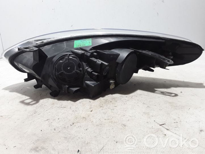 Renault Fluence Lampa przednia 260101331R