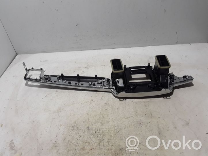 Volvo S90, V90 Kojelaudan sivutuuletussuuttimen kehys 31366589