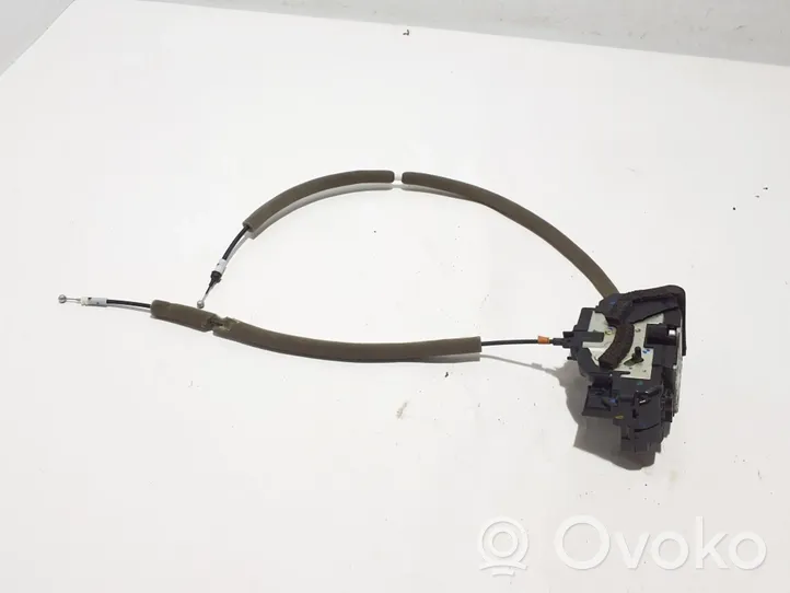 Nissan Qashqai Zamek drzwi tylnych 825004EA2A