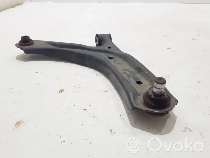 Dacia Spring Braccio di controllo sospensione anteriore inferiore/braccio oscillante 555013187R