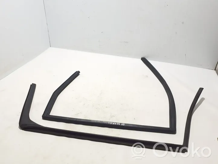 Volvo XC70 Rear door trim (molding) 31301879