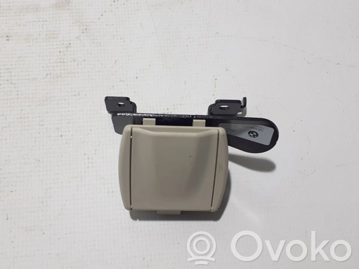 7437716 BMW 5 G30 G31 Other interior part, 14.40 € | RRR