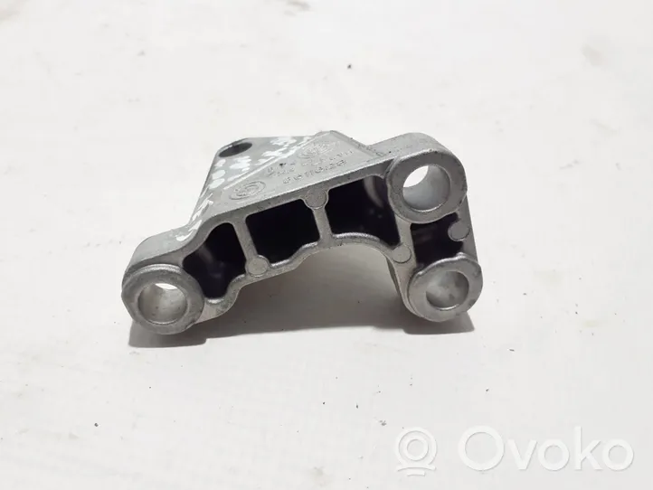 BMW 5 G30 G31 Supporto della pompa del carburante 8511628