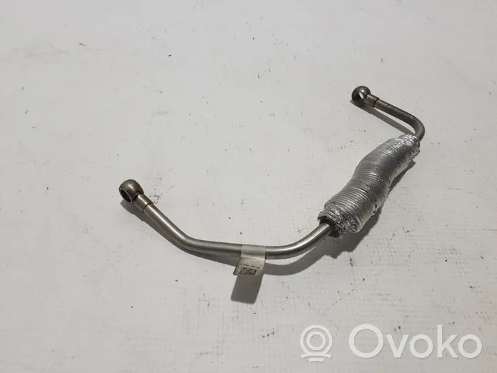 BMW 5 G30 G31 Tubo flessibile mandata olio del turbocompressore turbo 8586485