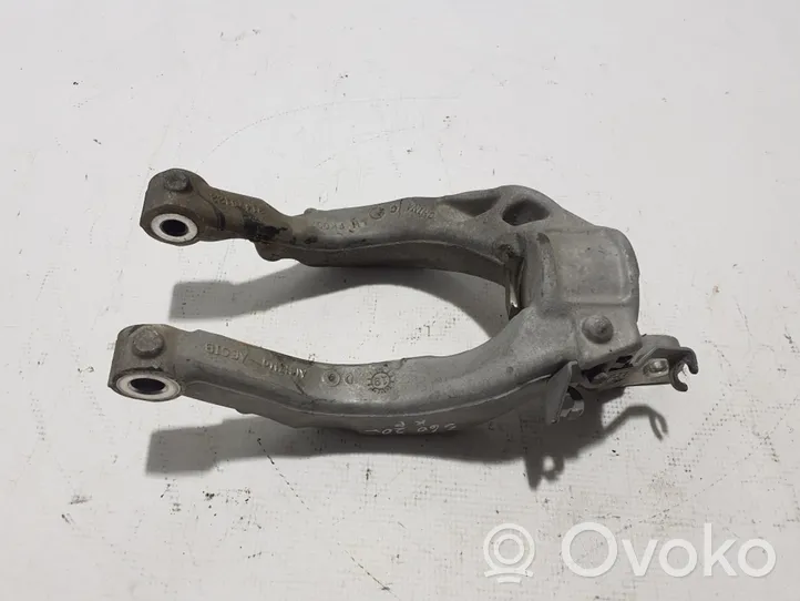 Volvo S60 Alemman iskunvaimentimen kiinnike 31476122