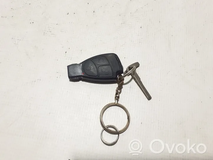 Mercedes-Benz Vito Viano W639 Zündschlüssel / Schlüsselkarte CTU20003R