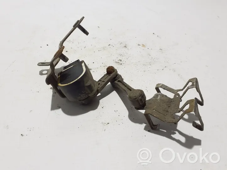 Mercedes-Benz EQC Capteur de hauteur de suspension arrière A0009053704