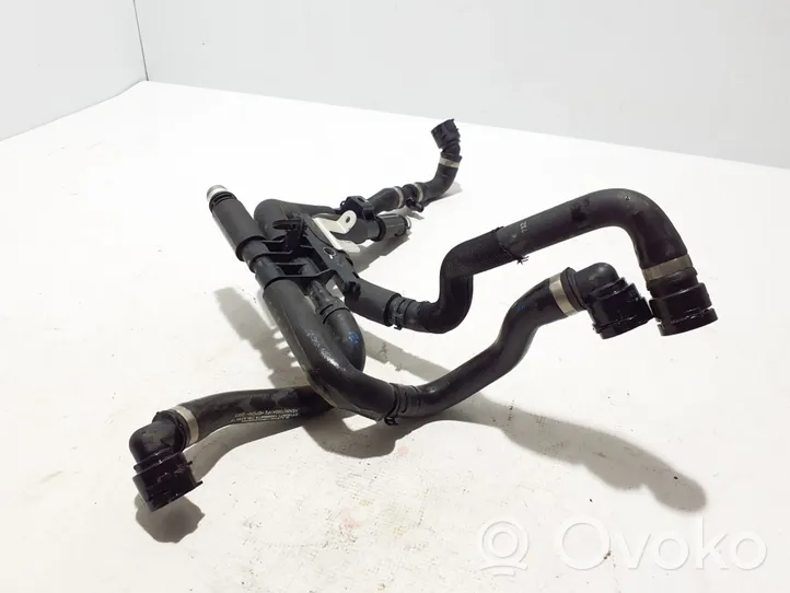 Mercedes-Benz EQC Tubo flessibile del liquido di raffreddamento del motore A2935010900