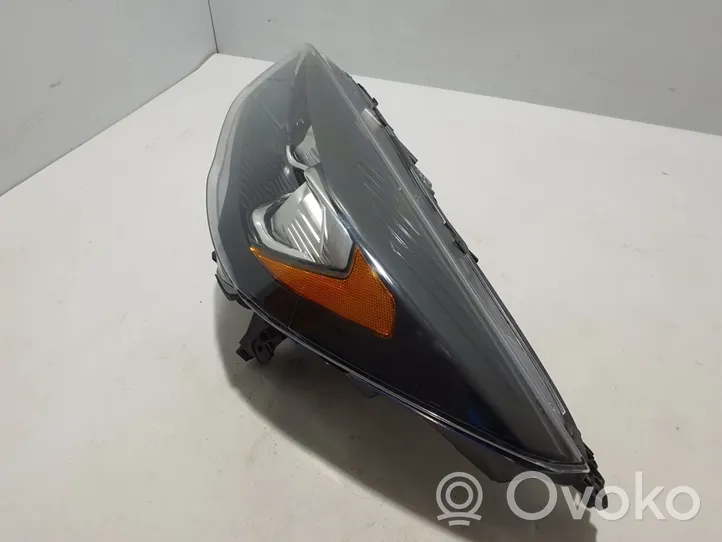 Ford Kuga II Lampa przednia 90118426