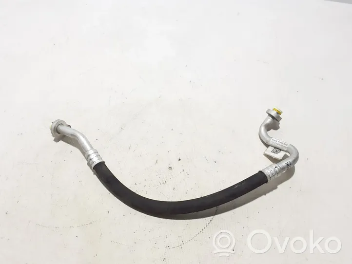 Volvo XC40 Air conditioning (A/C) pipe/hose 31694877