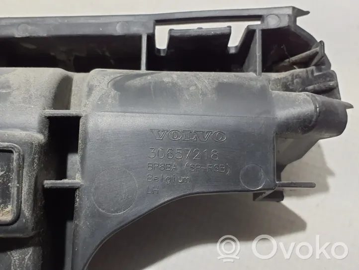 Volvo C30 Uchwyt / Mocowanie zderzaka tylnego 30657218