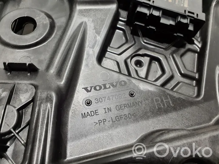 Volvo XC40 Meccanismo di sollevamento del finestrino anteriore senza motorino 30747092