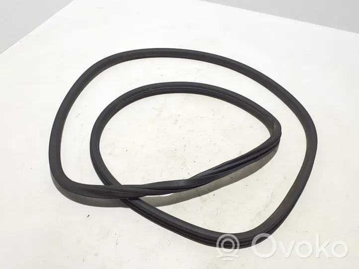 Volkswagen Touareg II Rear door rubber seal (on body) 7P0839911A